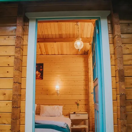 Pirlanta Butik Чешме