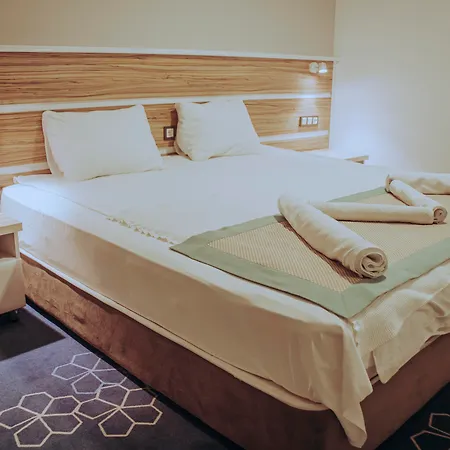 Pirlanta Butik 3* Чешме