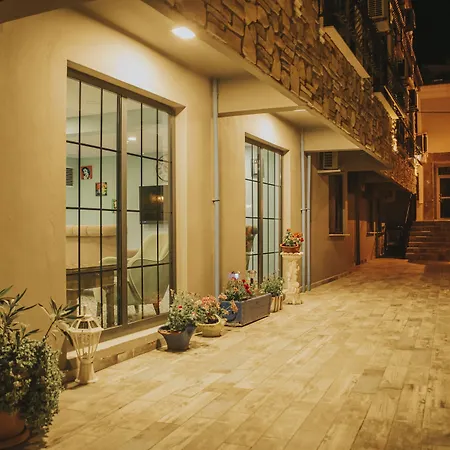 Pirlanta Butik Чешме