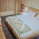 Pirlanta Butik Чешме