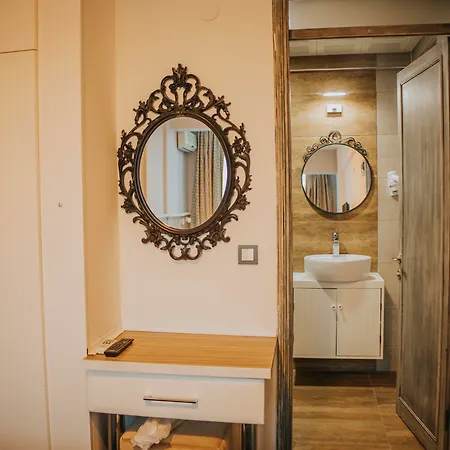 Pirlanta Butik 3* Чешме